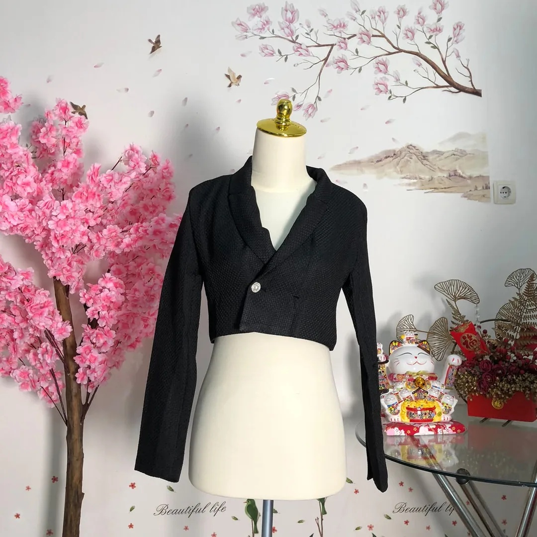 Blazer crop tekstur hitam — baju thrift preloved