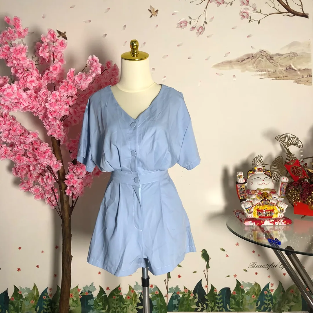 Setelan blouse celana pendek biru muda — baju thrift preloved