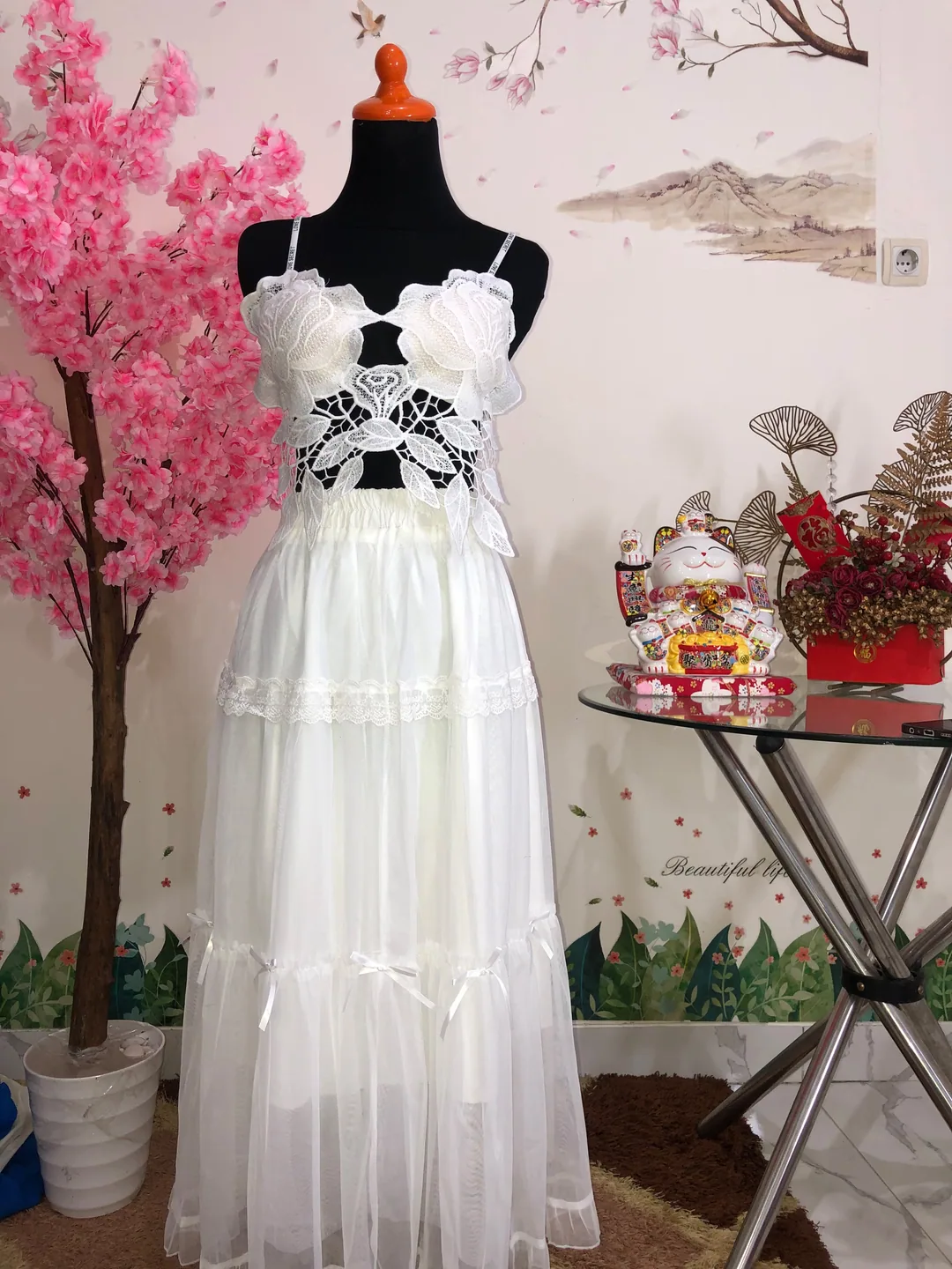 Setelan crop renda rok tile putih — baju thrift preloved