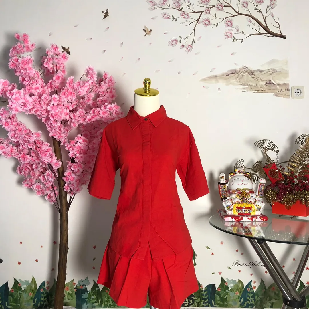 Setelan kemeja celana pendek merah — baju thrift preloved