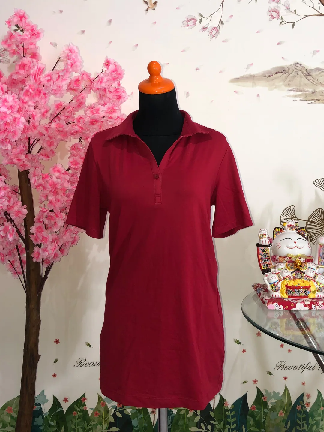 Kaos polo panjang merah — baju thrift preloved