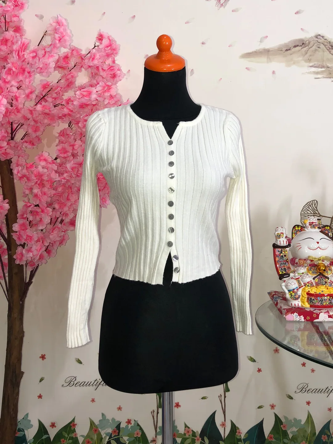 Kardigan rib crop putih kancing — baju thrift preloved