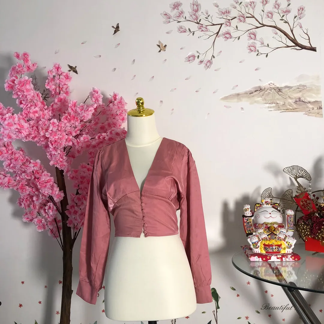 Blouse crop lengan panjang pink dusty — baju thrift preloved
