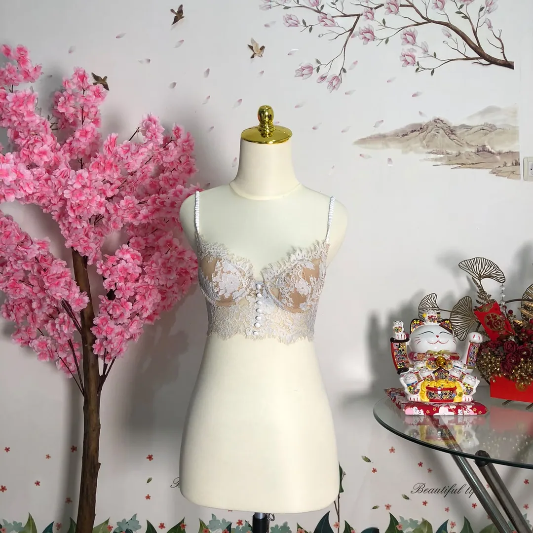 Bralette renda kancing depan putih — baju thrift preloved