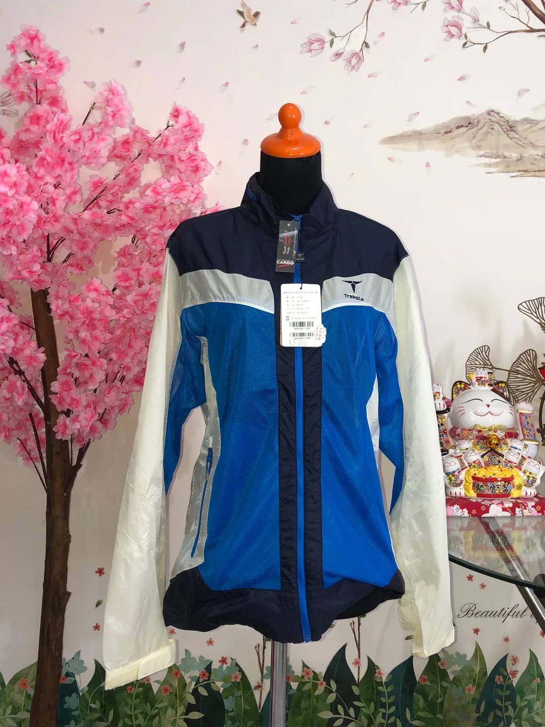 Jaket windbreaker Treksta — baju thrift preloved