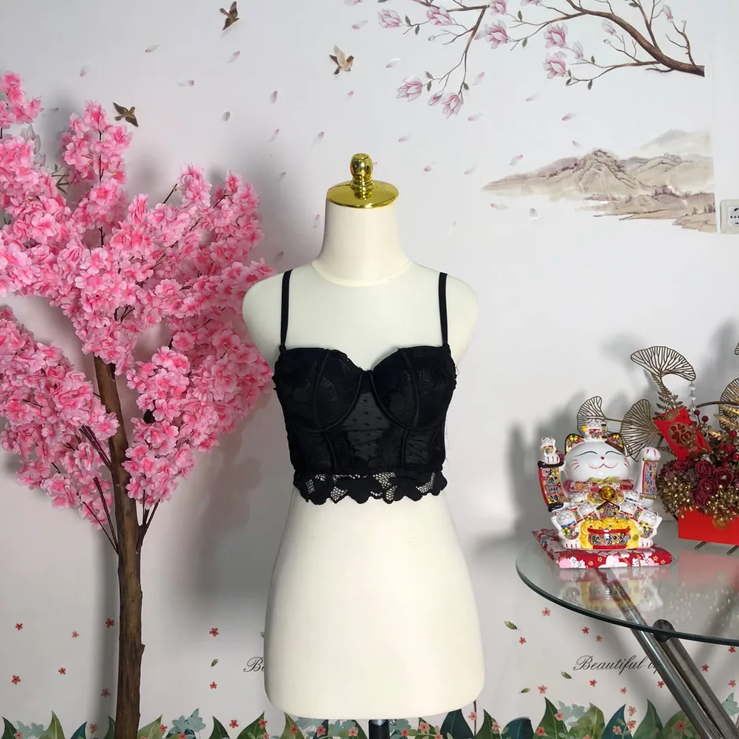Bustier crop renda bordir hitam — baju thrift preloved