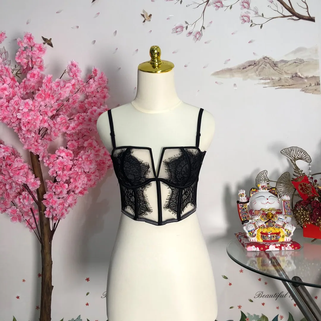 Crop top korset renda hitam — baju thrift preloved