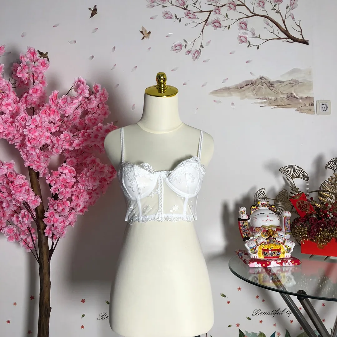 Crop top korset renda putih — baju thrift preloved
