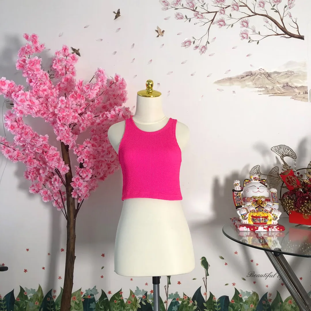 Tanktop rajut crop pink fuchsia — baju thrift preloved